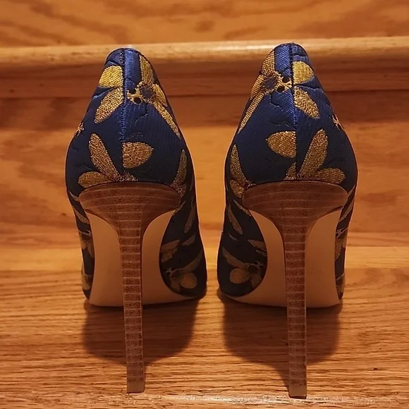 New In Box Nine West "NW Tatiana" Blue Gold Bee Pumps 9.5 - Picture 8 of 11